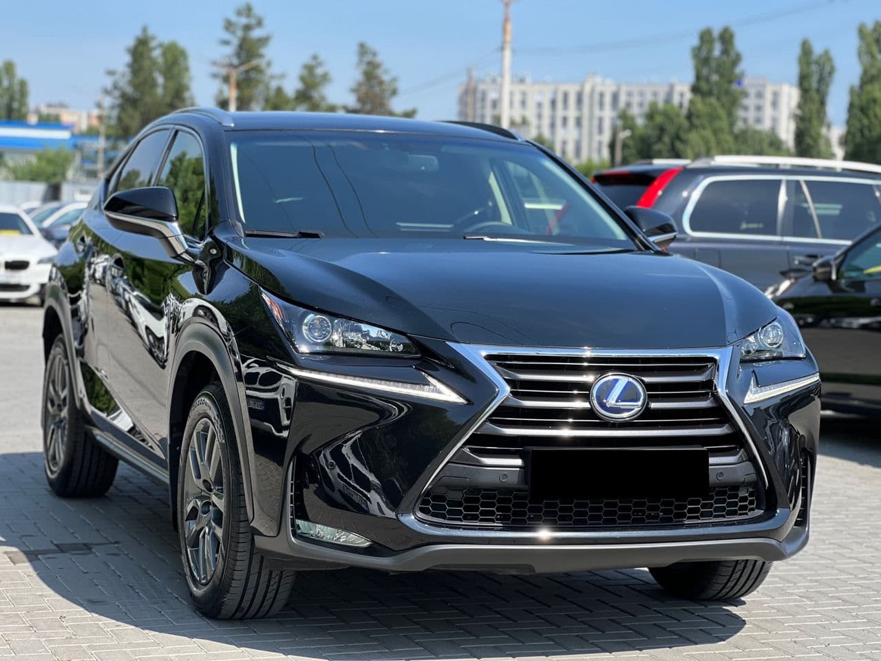 2017 Lexus NX 300H — Miniatură 3