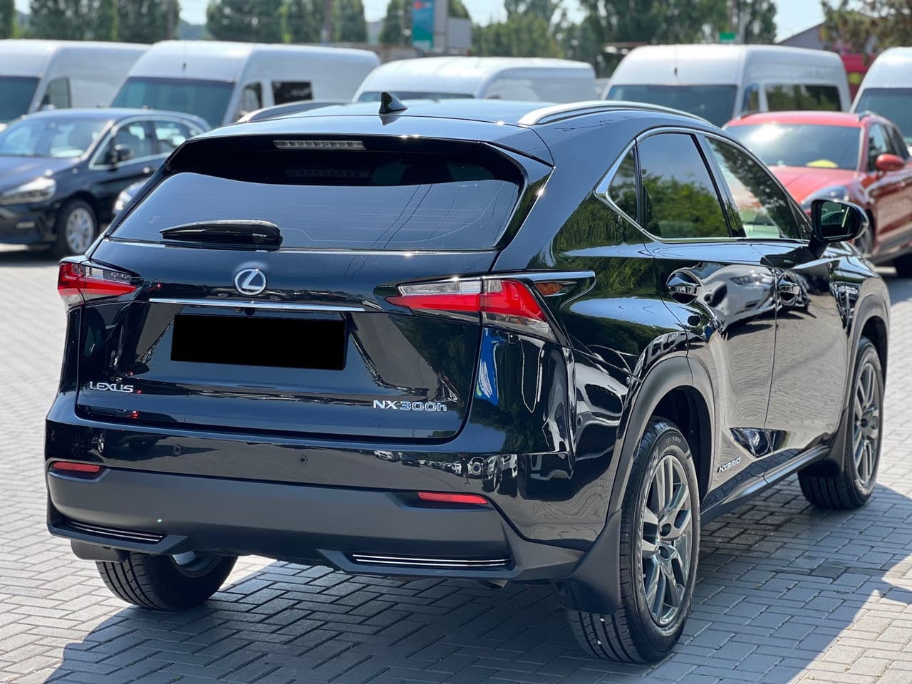 2017 Lexus NX 300H — Miniatură 2