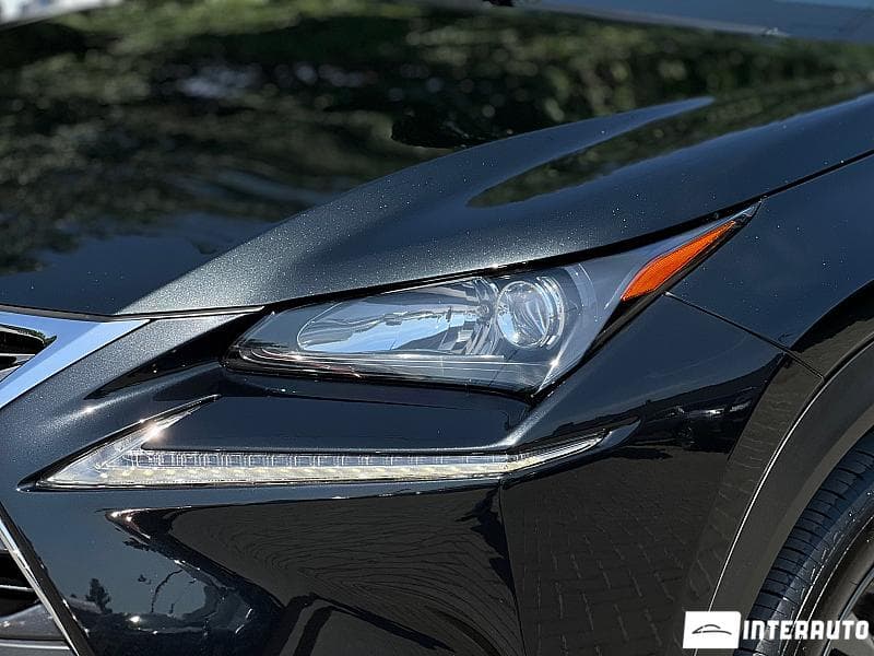 2017 Lexus NX 300H — Miniatură 8