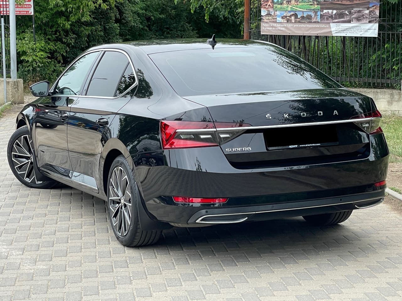 2019 Skoda Superb — Miniatură 4