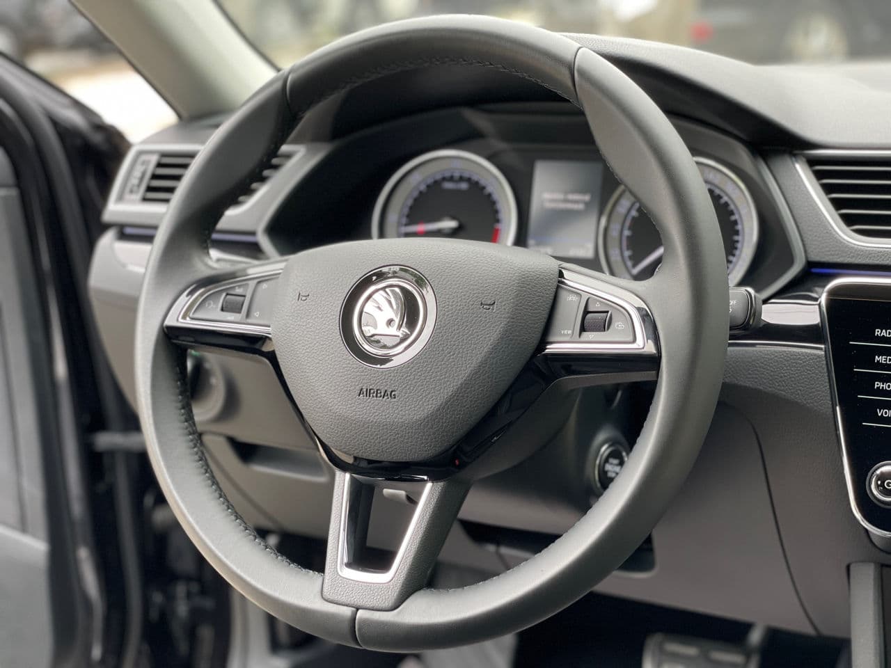 2019 Skoda Superb — Miniatură 7