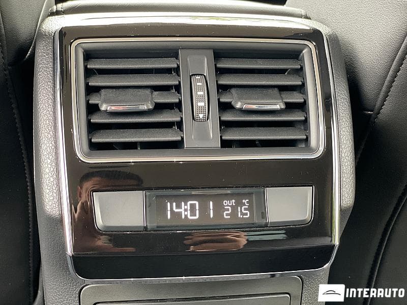 2019 Skoda Superb — Miniatură 15