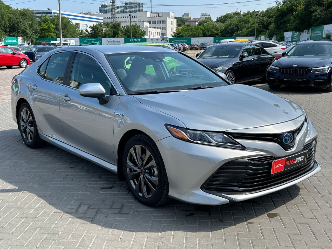 2020 Toyota Camry — Miniatură 2