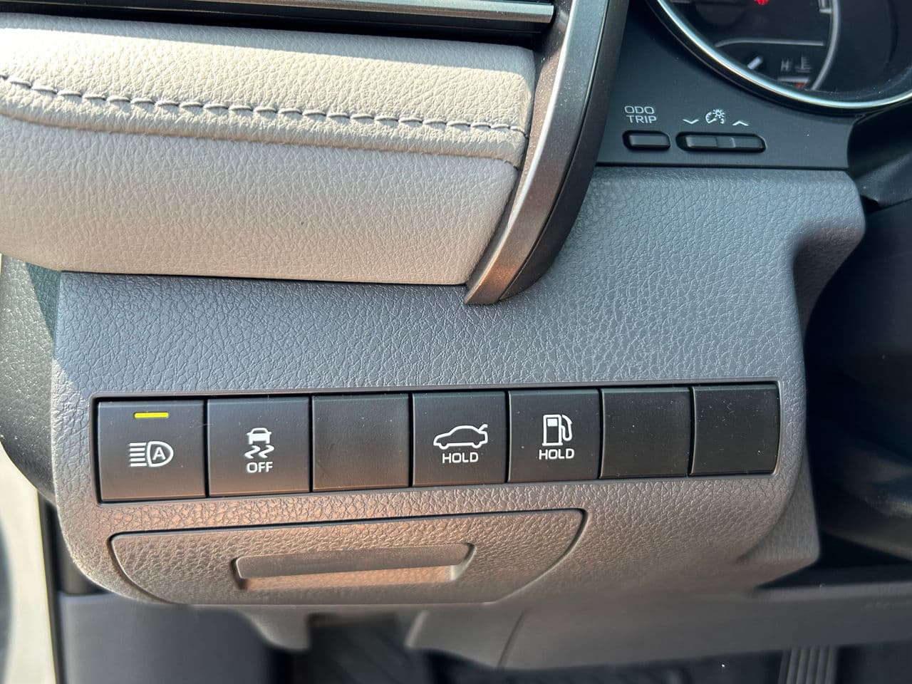 2020 Toyota Camry — Miniatură 9