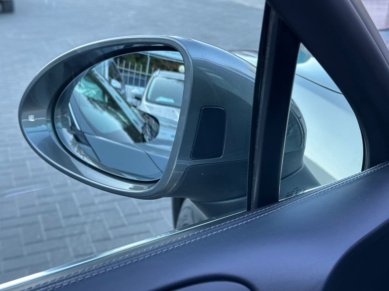 2015 Porsche Cayenne S Hybrid — Miniatură 16