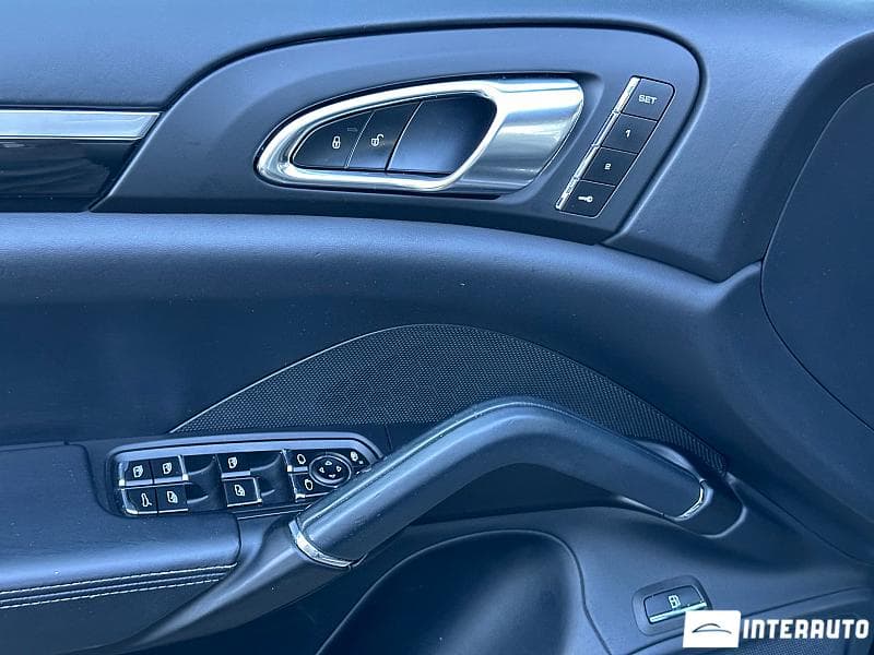 2015 Porsche Cayenne S Hybrid — Miniatură 17