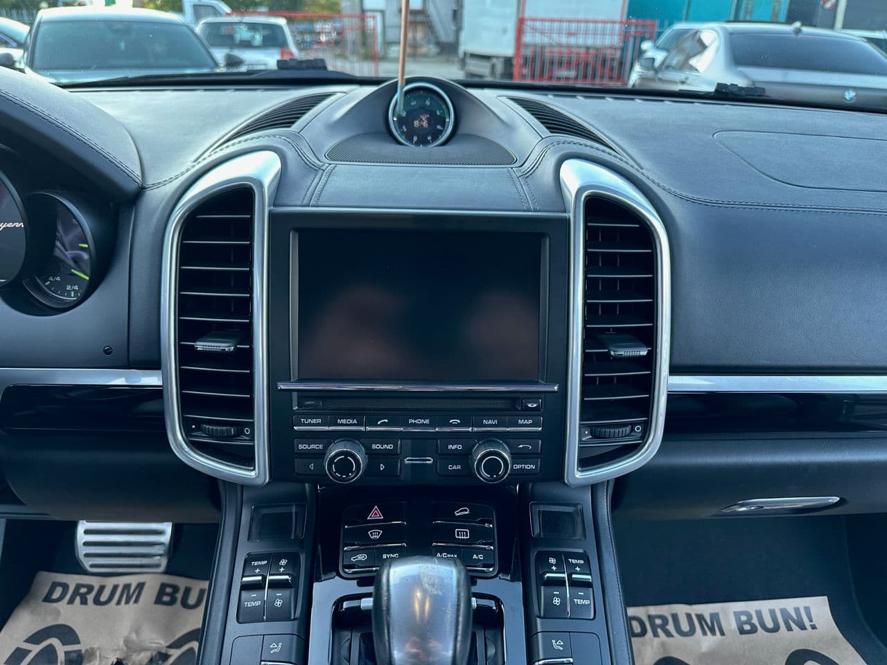 2015 Porsche Cayenne S Hybrid — Miniatură 14