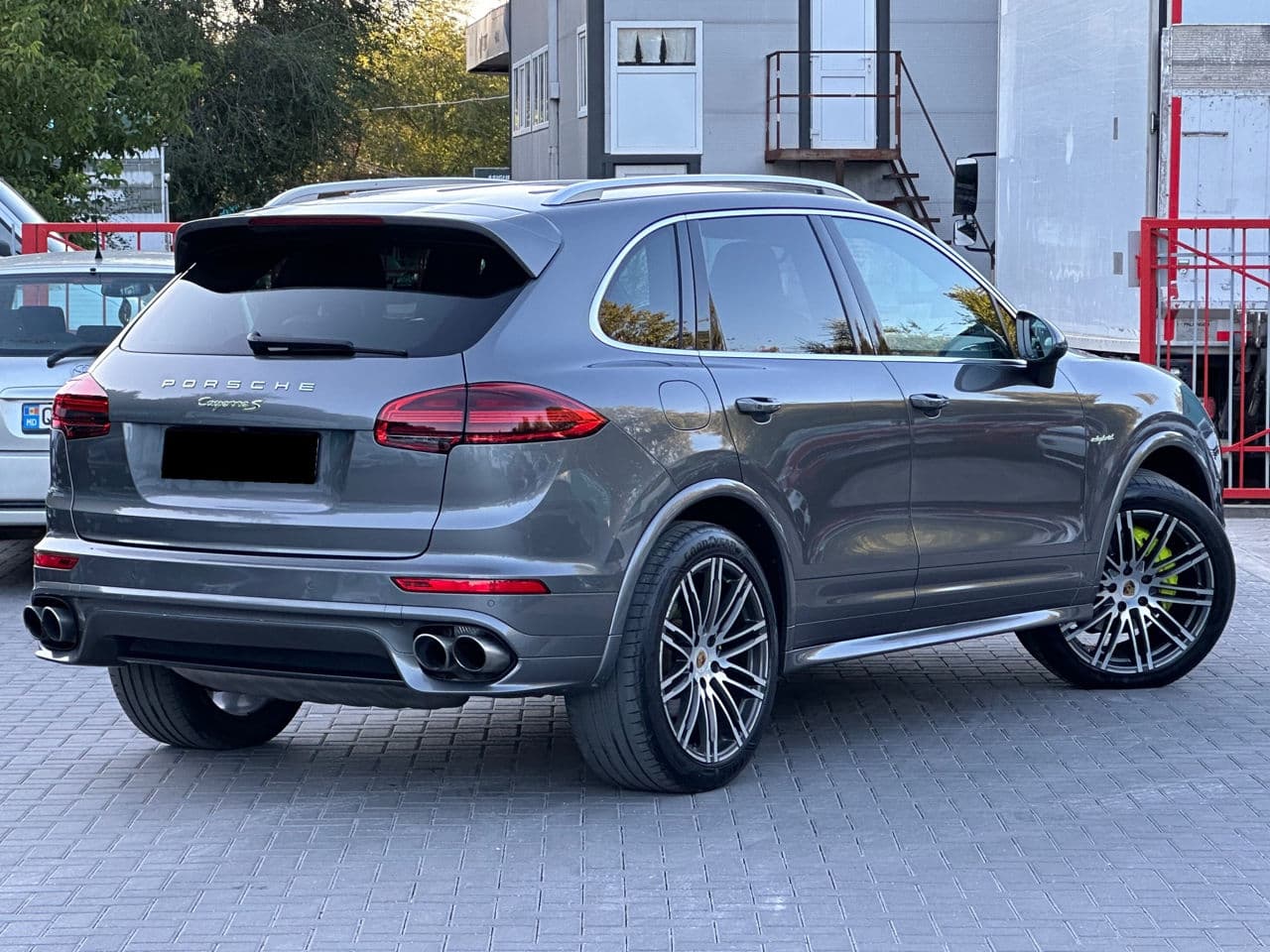 2015 Porsche Cayenne S Hybrid — Miniatură 4