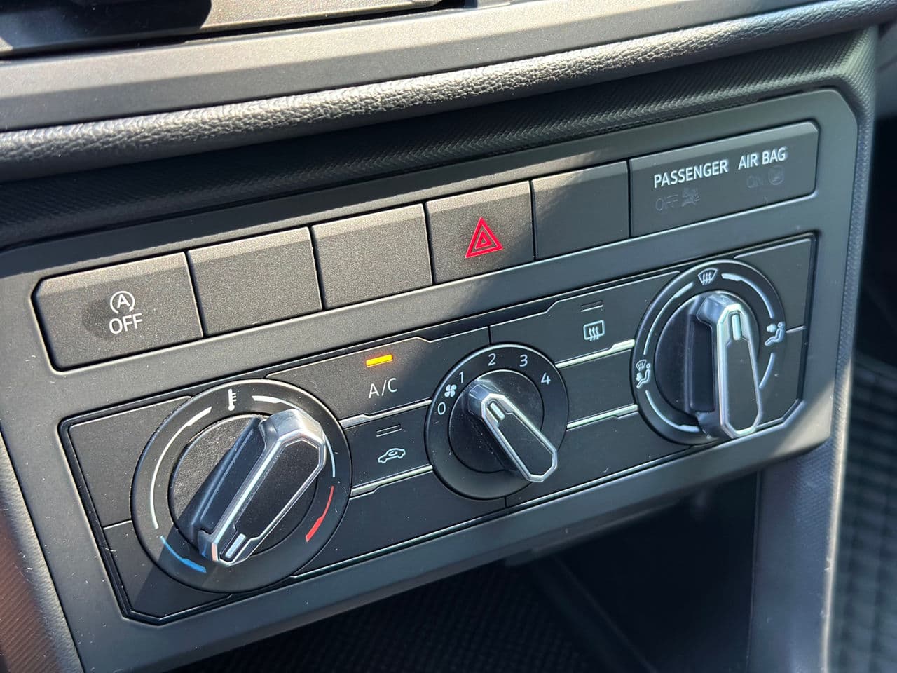 2019 Volkswagen T-Cross — Miniatură 14