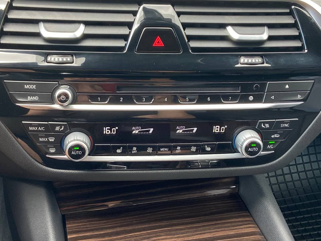2018 BMW 530e — Miniatură 14