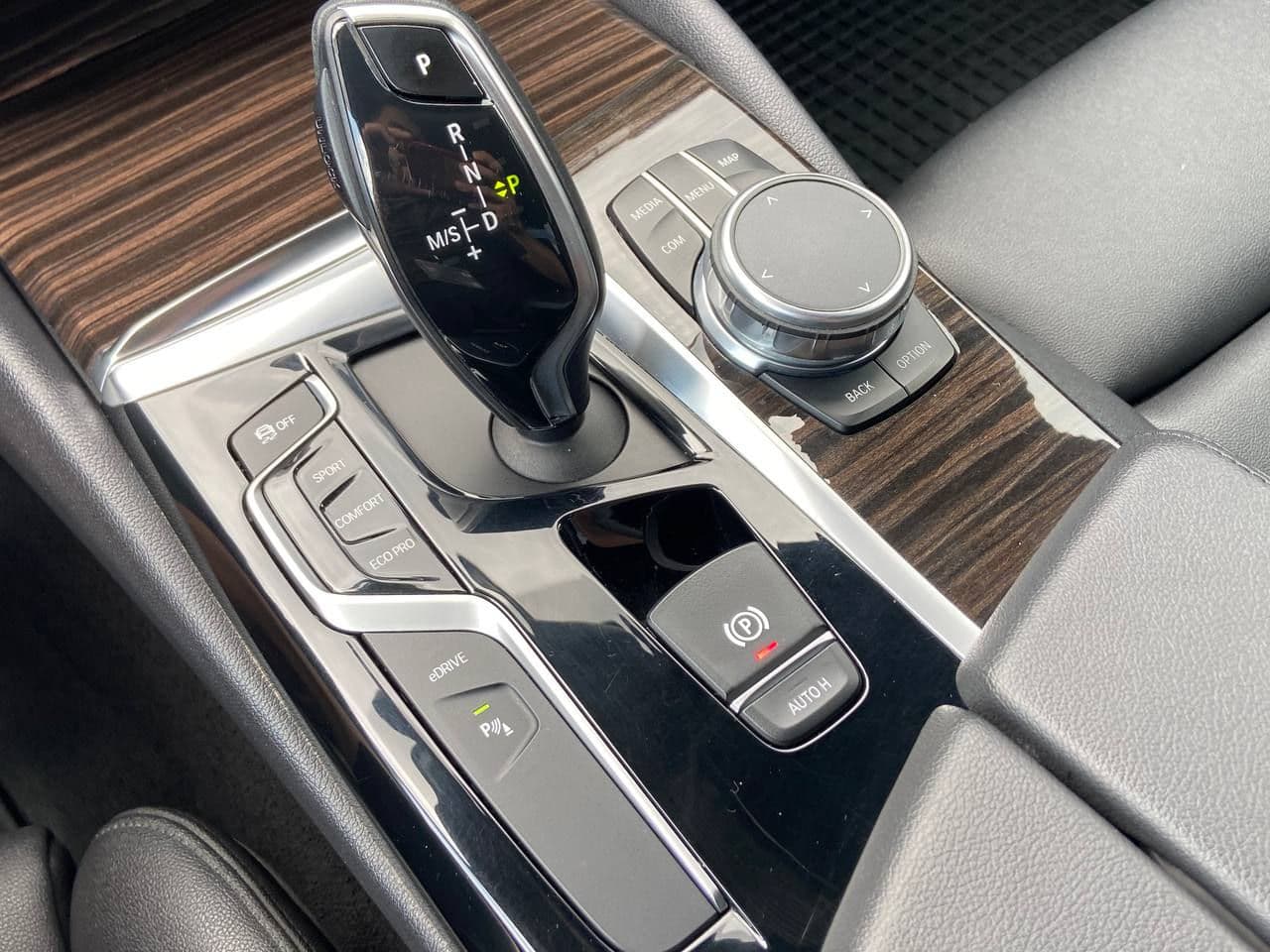 2018 BMW 530e — Miniatură 15
