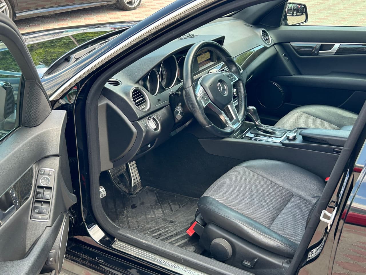 Mercedes C 200 2011 — Миниатюра 5