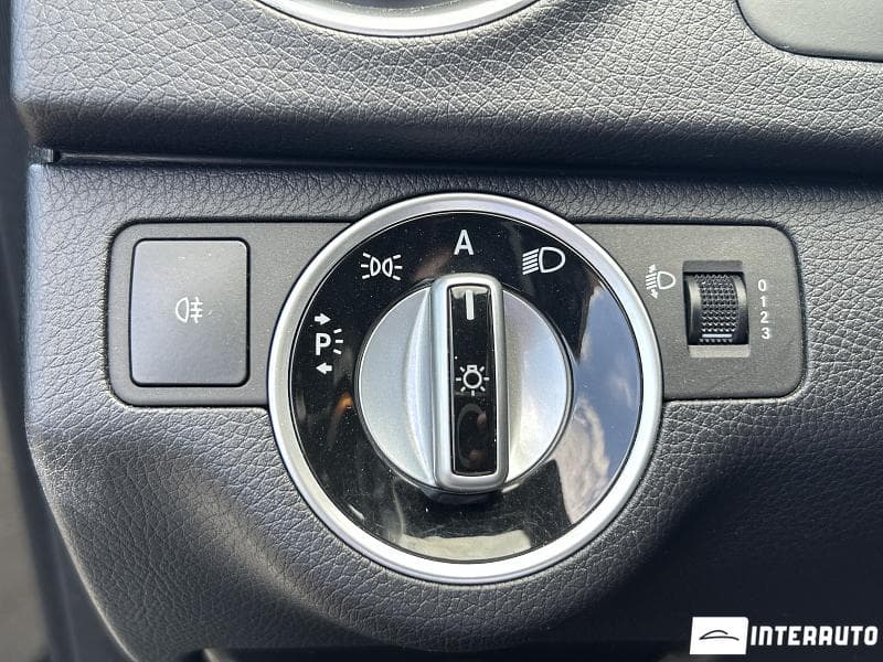 Mercedes C 200 2011 — Миниатюра 9
