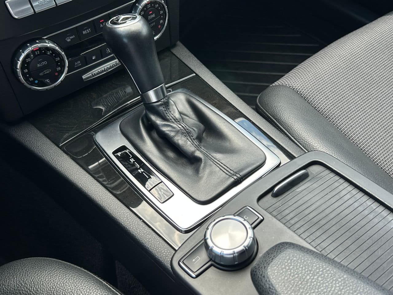 Mercedes C 200 2011 — Миниатюра 14