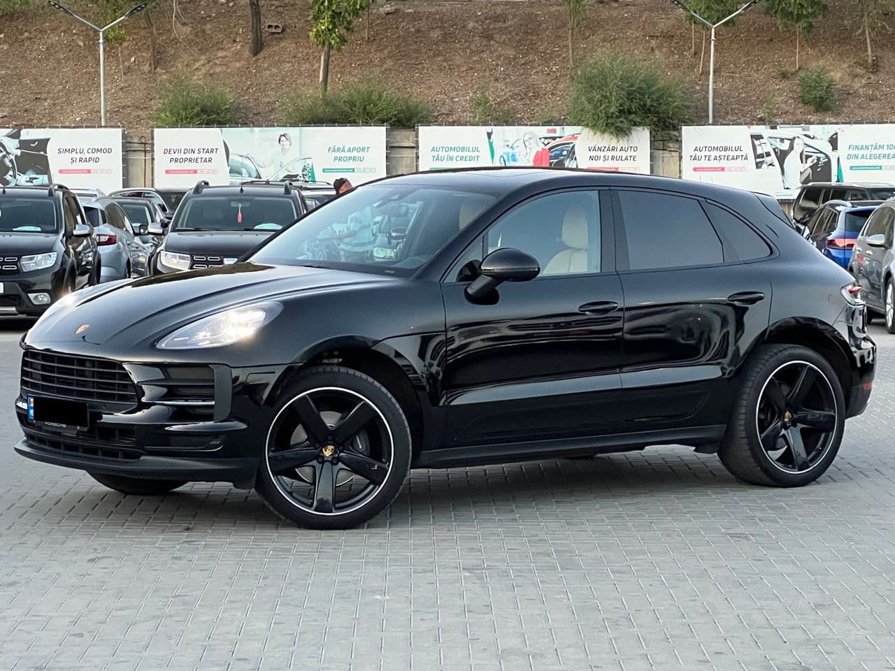 Porsche Macan 2020 — Миниатюра 2