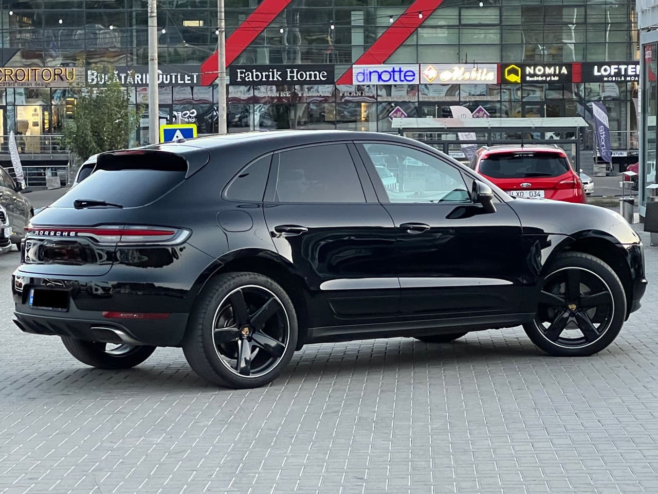 Porsche Macan 2020 — Миниатюра 3