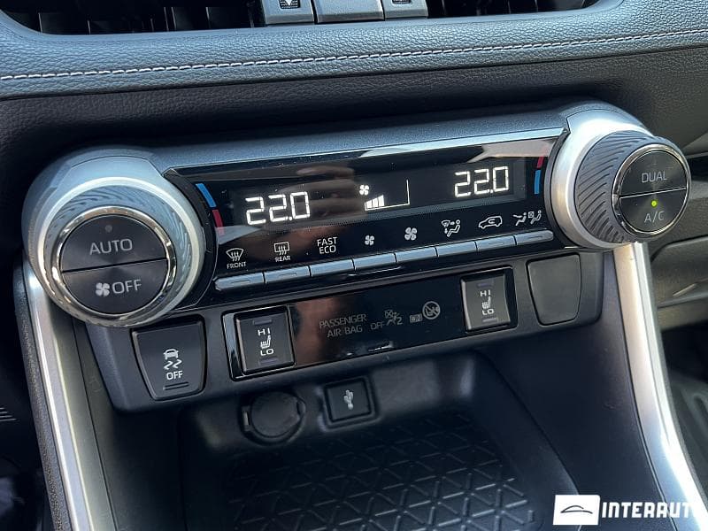 Toyota Rav-4 2021 — Миниатюра 12