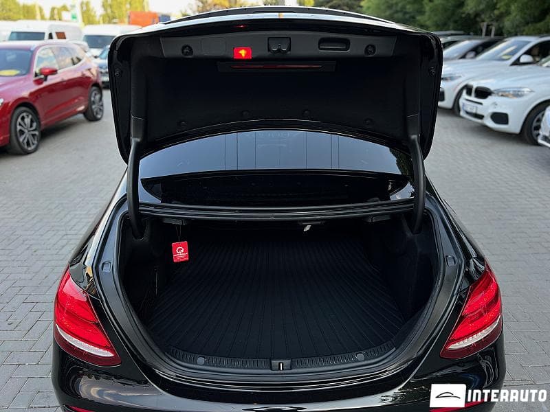 2016 Mercedes E 220 — Miniatură 5
