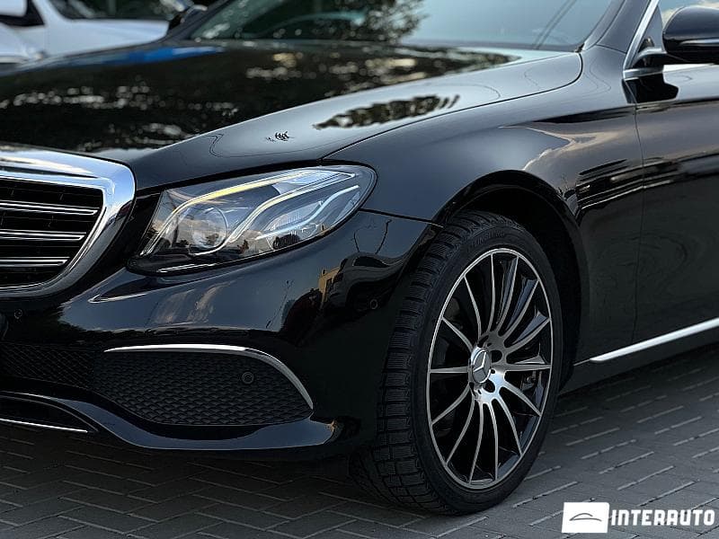 2016 Mercedes E 220 — Miniatură 9