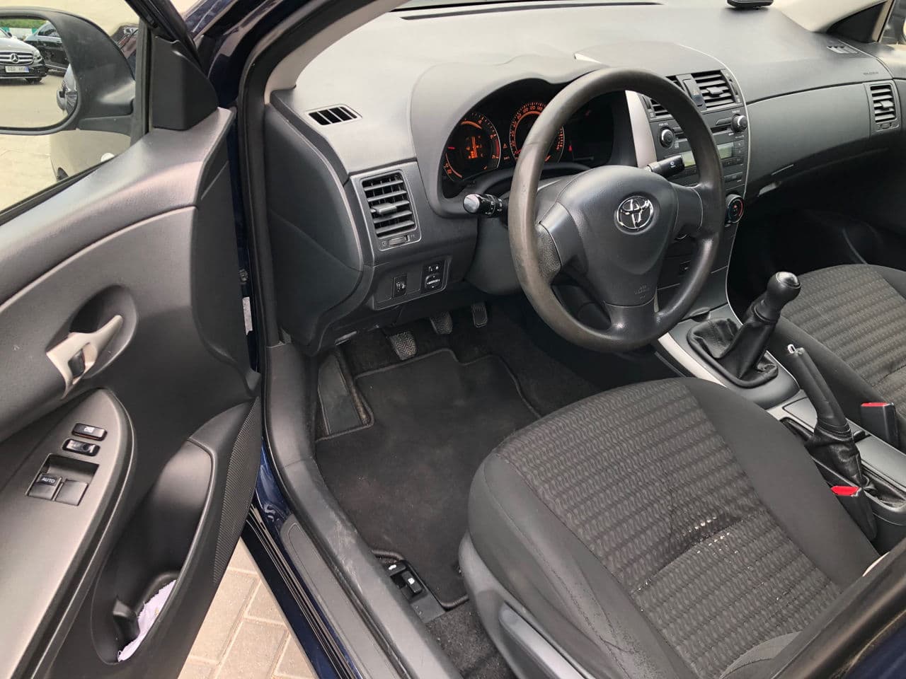 2008 Toyota Corolla — Miniatură 5