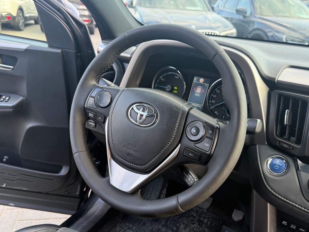 Toyota Rav-4 2017 — Миниатюра 7