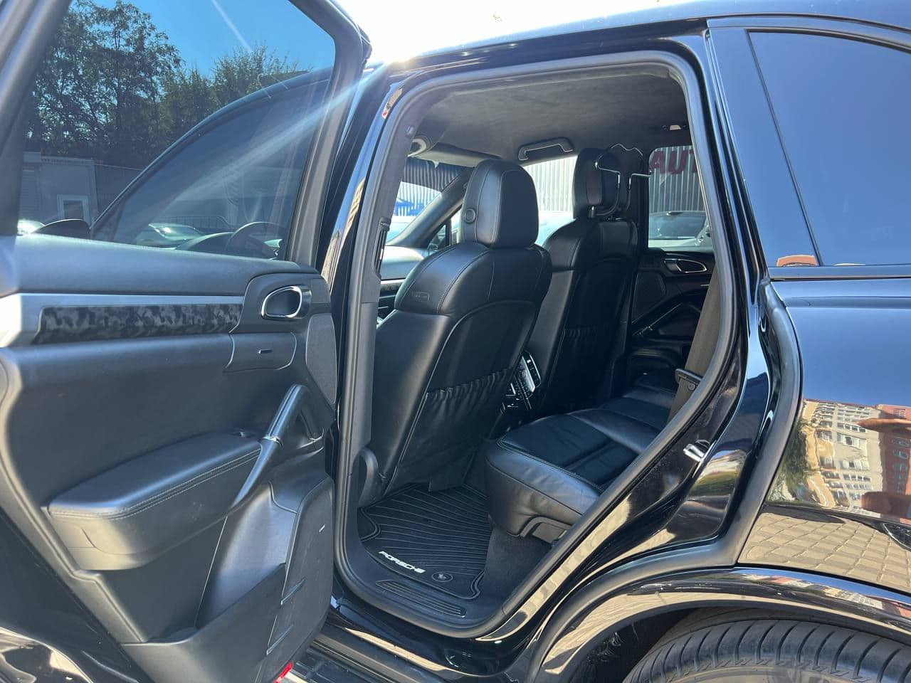 2011 Porsche Cayenne S — Miniatură 20