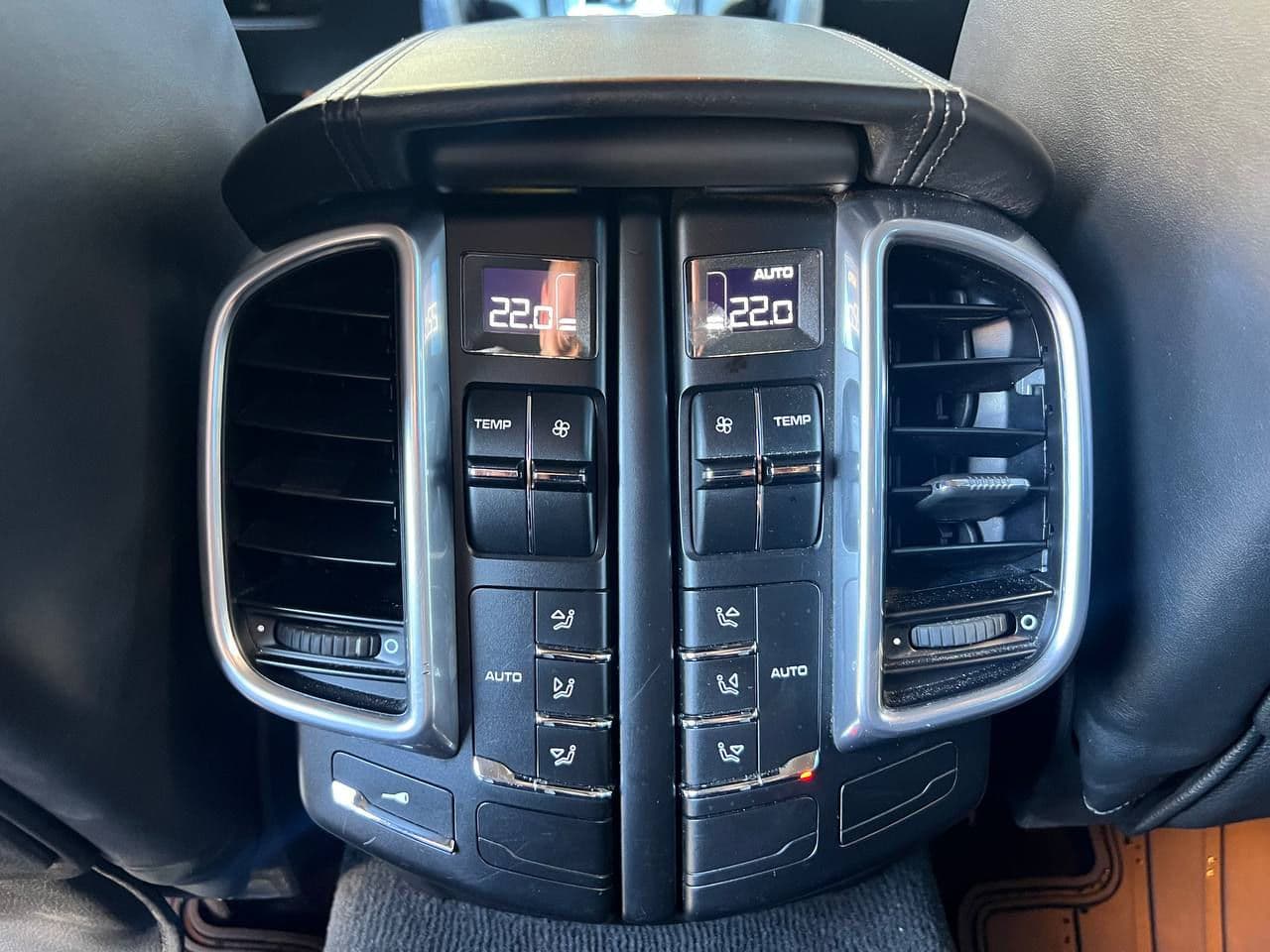 2011 Porsche Cayenne S — Miniatură 19