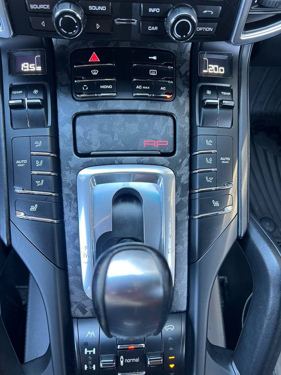 2011 Porsche Cayenne S — Miniatură 14