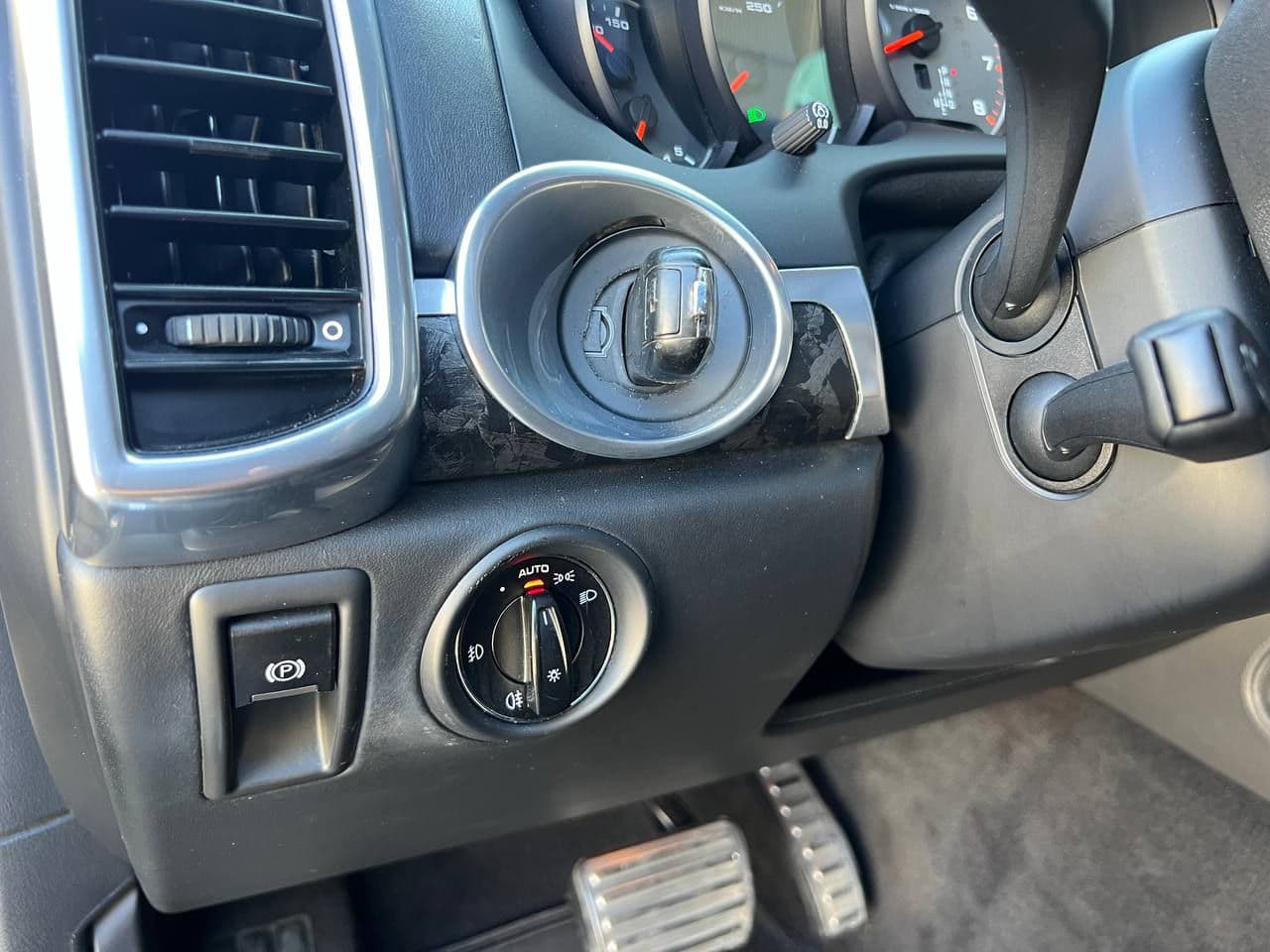 2011 Porsche Cayenne S — Miniatură 16