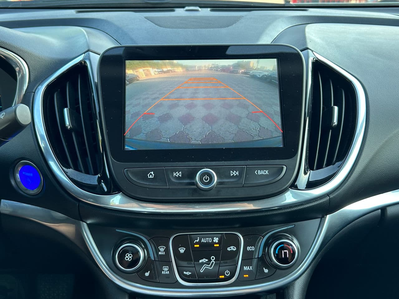 2016 Chevrolet Volt — Miniatură 11