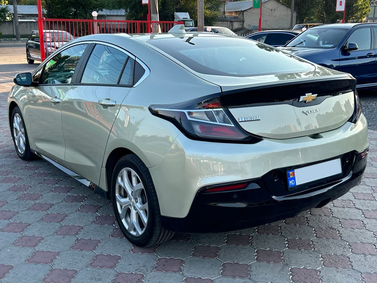 2016 Chevrolet Volt — Miniatură 2