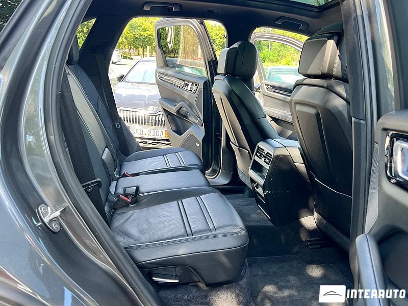 2019 Porsche Cayenne — Miniatură 16