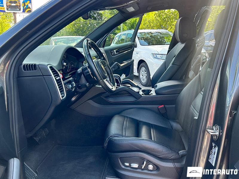 2019 Porsche Cayenne — Miniatură 5