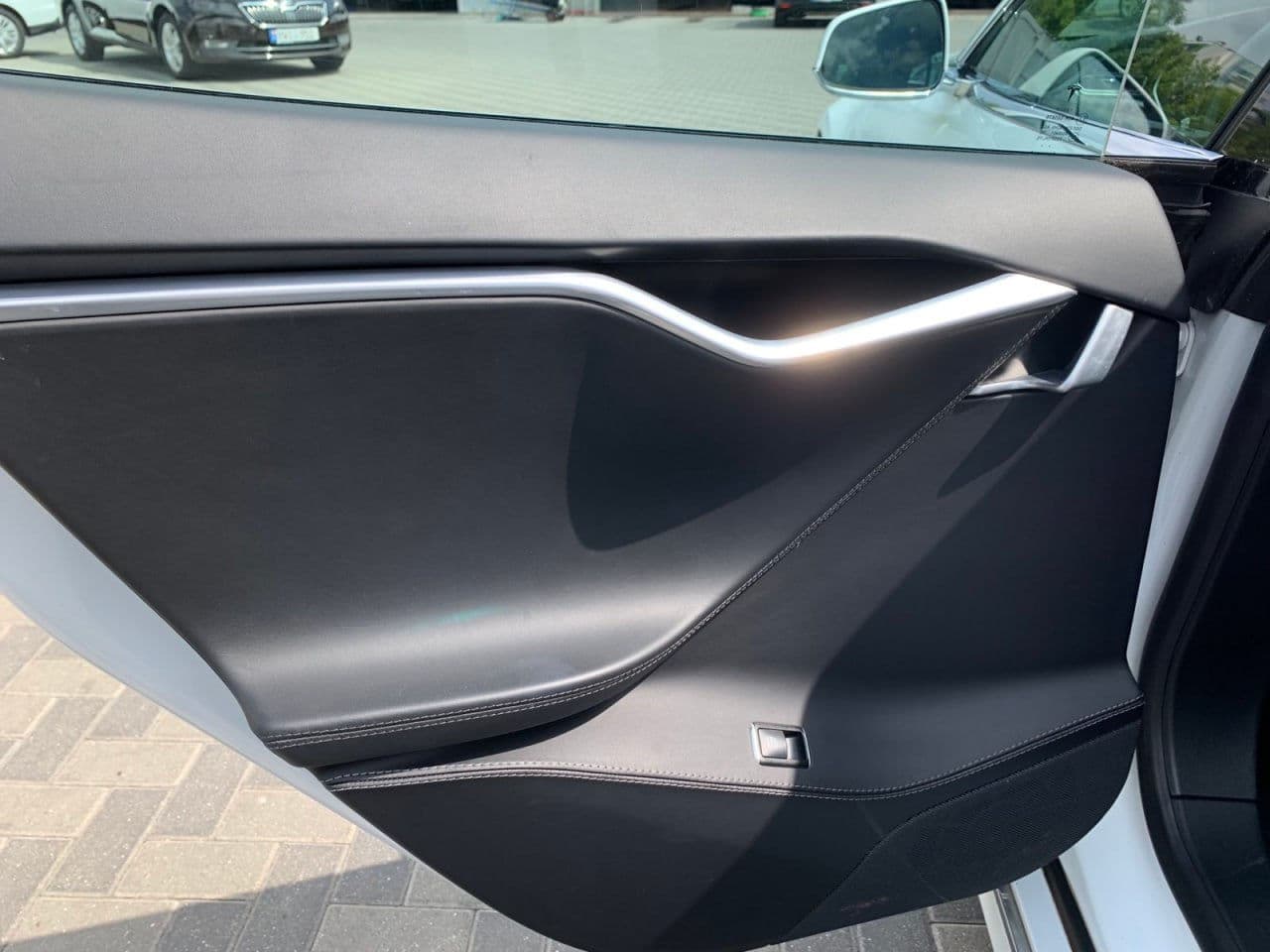 Tesla Model S 2016 — Миниатюра 16