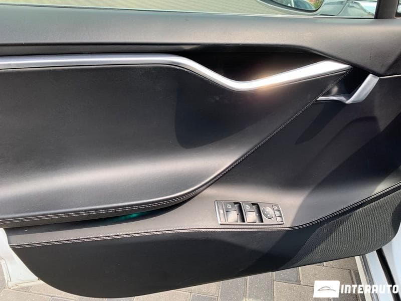 Tesla Model S 2016 — Миниатюра 6