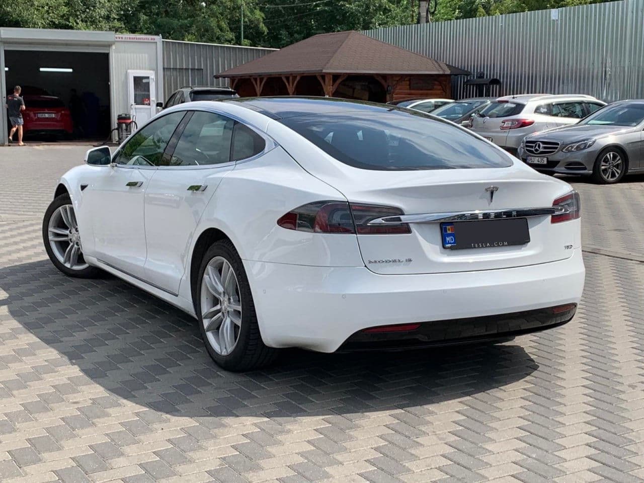 Tesla Model S 2016 — Миниатюра 2