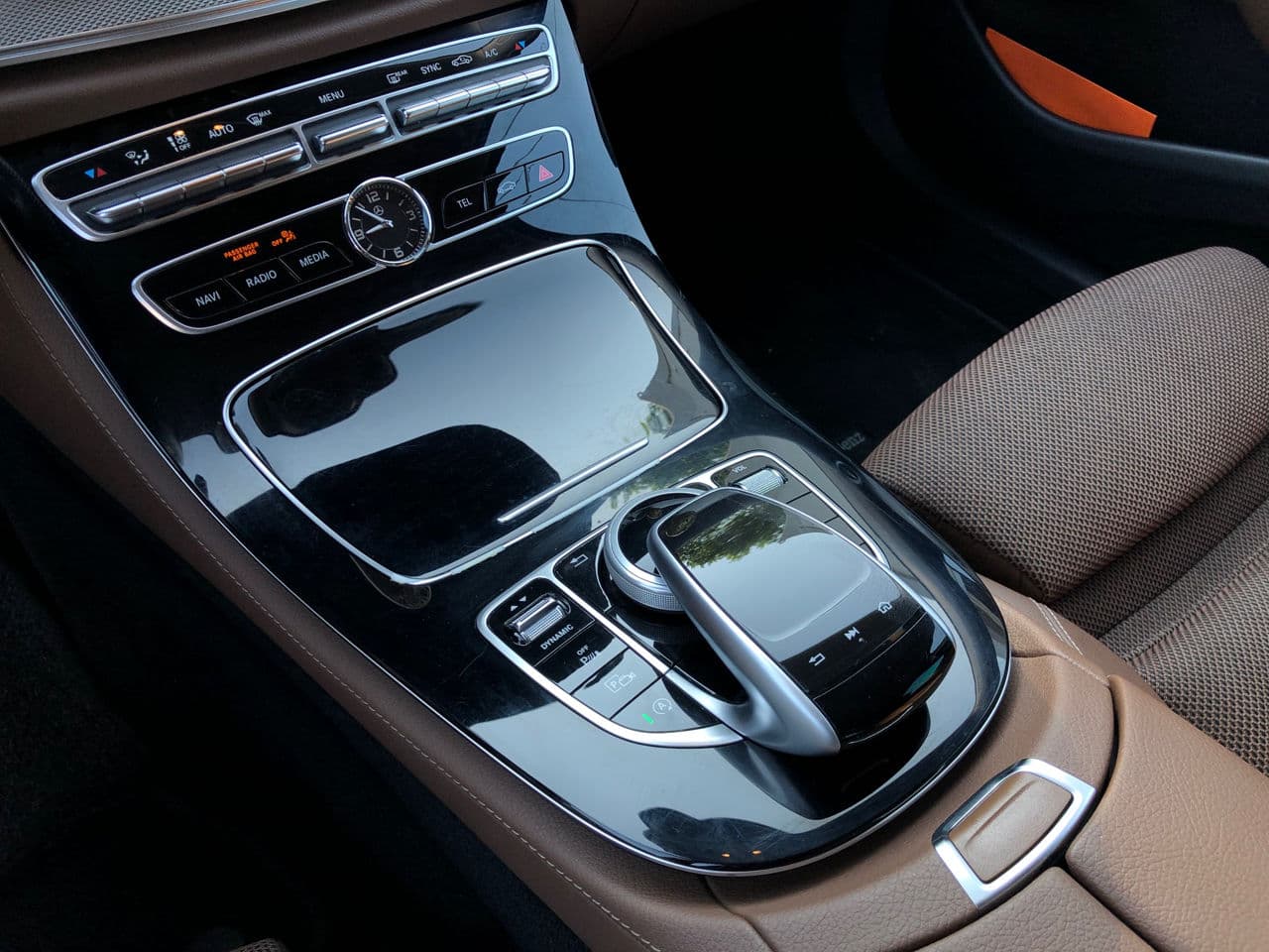 2016 Mercedes E 220 — Miniatură 12