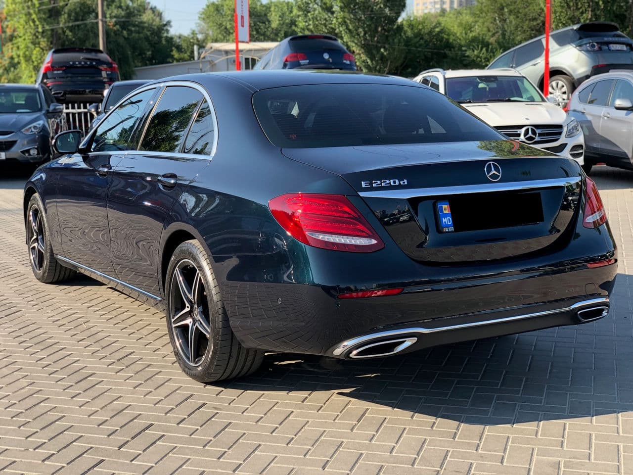 2016 Mercedes E 220 — Miniatură 2