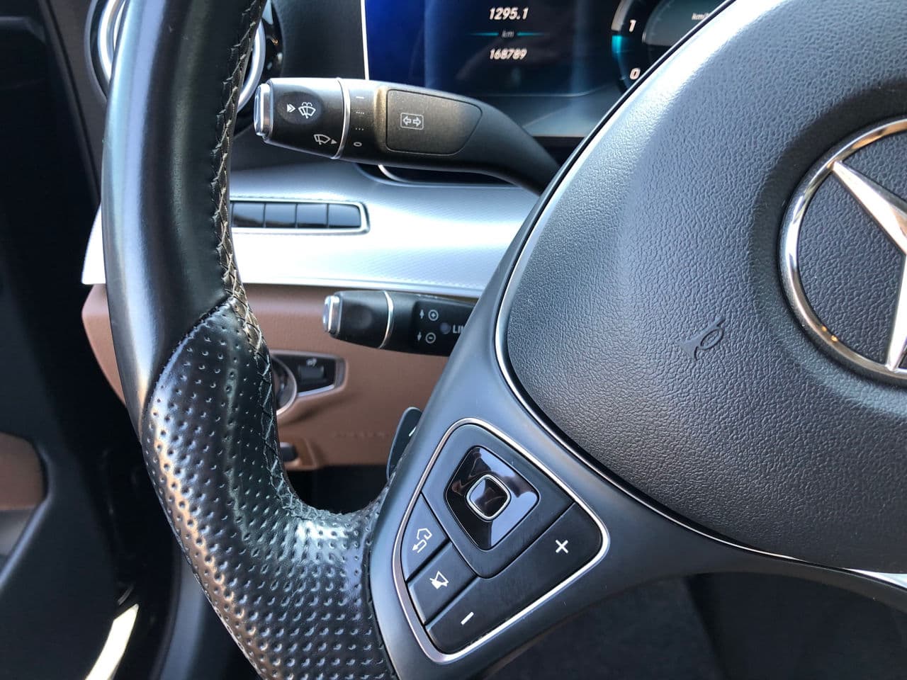 2016 Mercedes E 220 — Miniatură 9