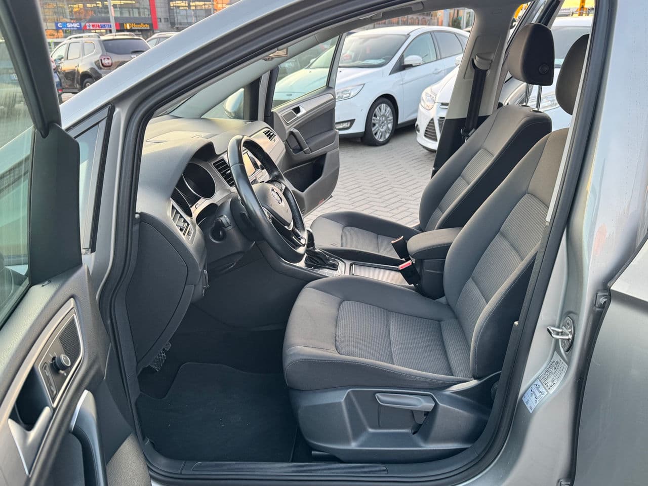 2014 Volkswagen Golf Sport Van — Miniatură 5
