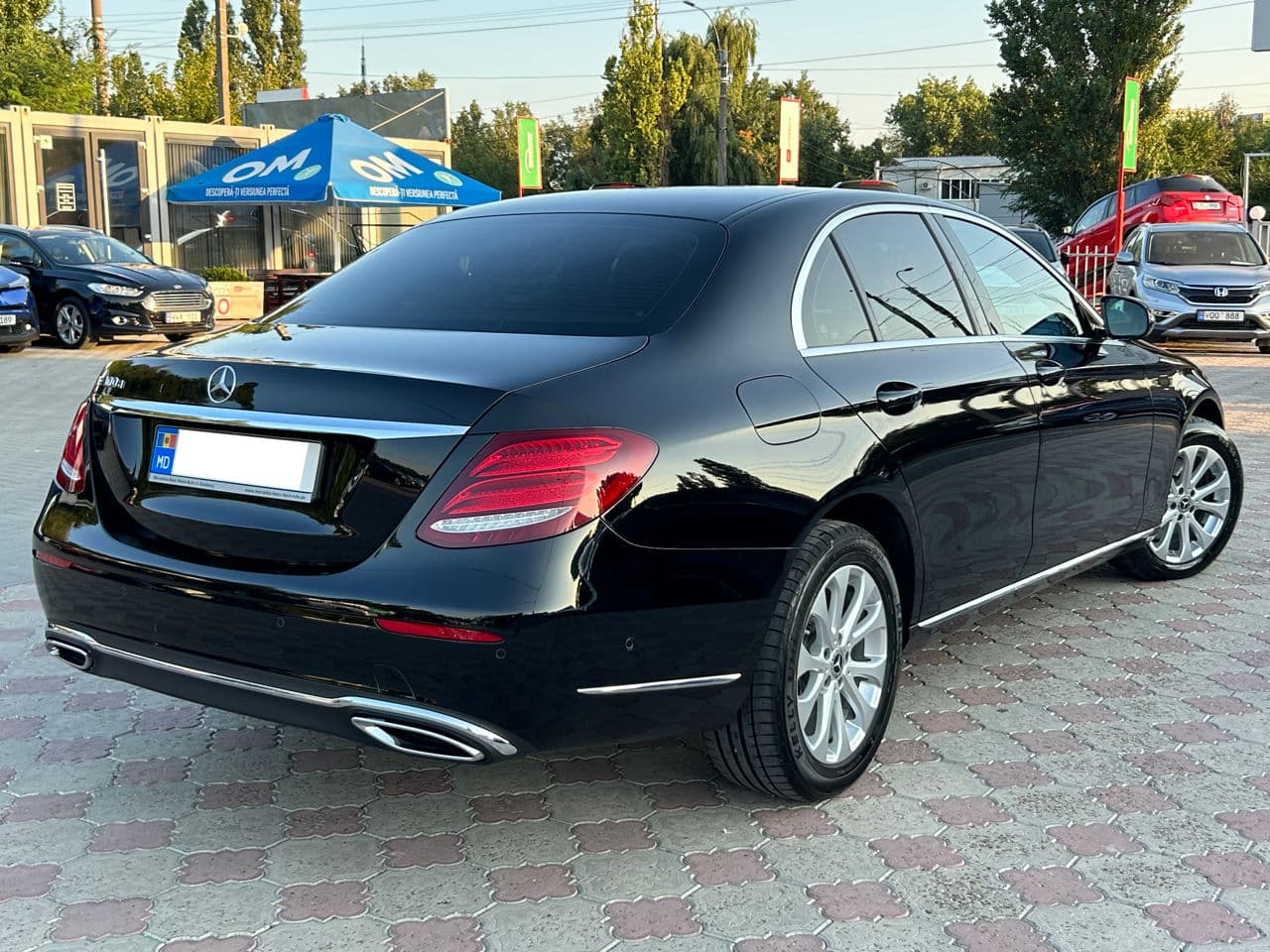 2018 Mercedes E 300 — Miniatură 2