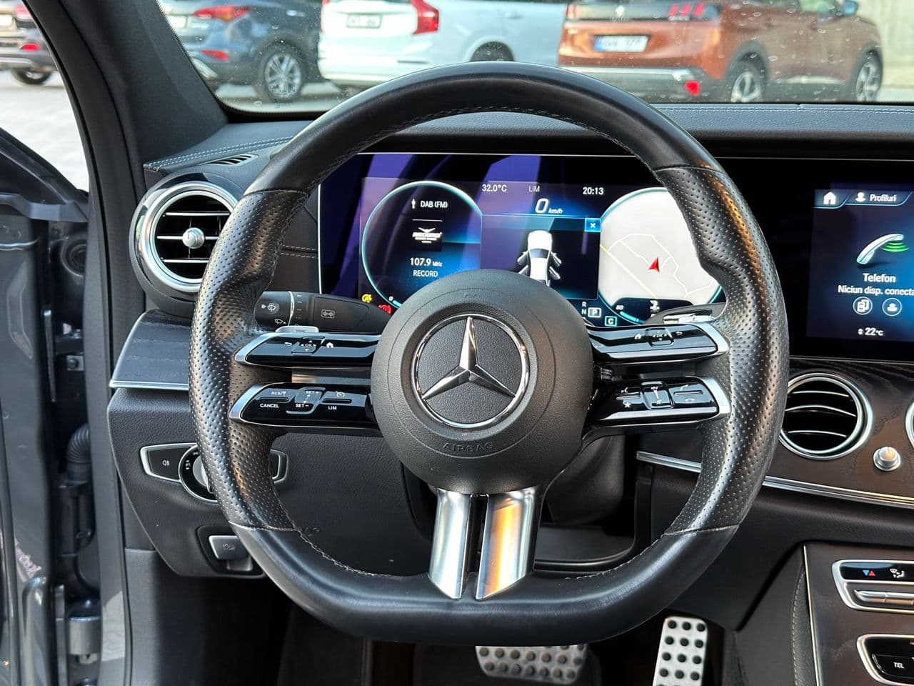2021 Mercedes E 220 — Miniatură 12