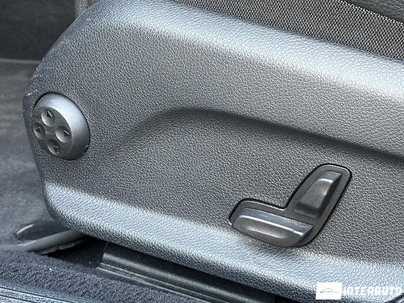 2021 Mercedes E 220 — Miniatură 22