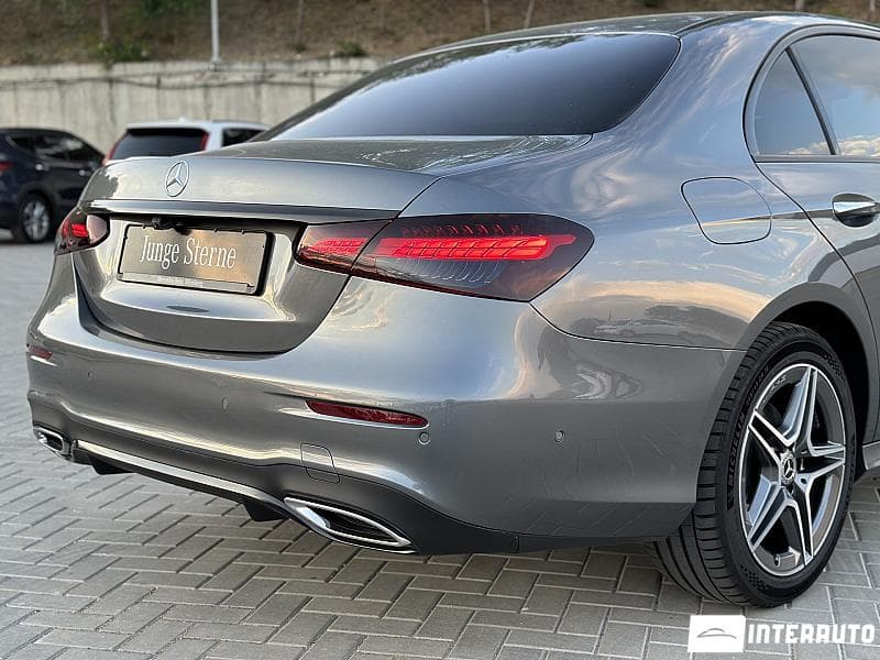 2021 Mercedes E 220 — Miniatură 6