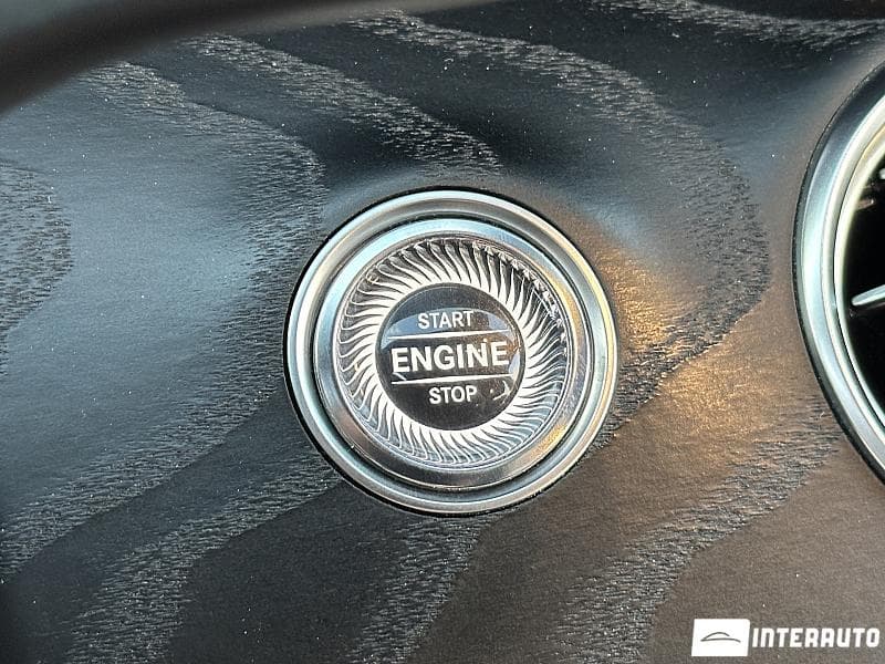 2021 Mercedes E 220 — Miniatură 13