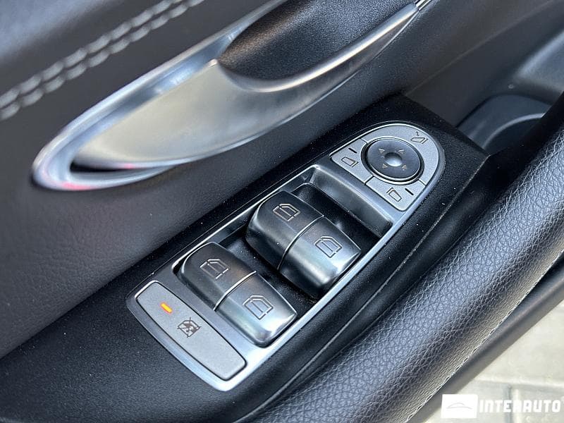 2021 Mercedes E 220 — Miniatură 20