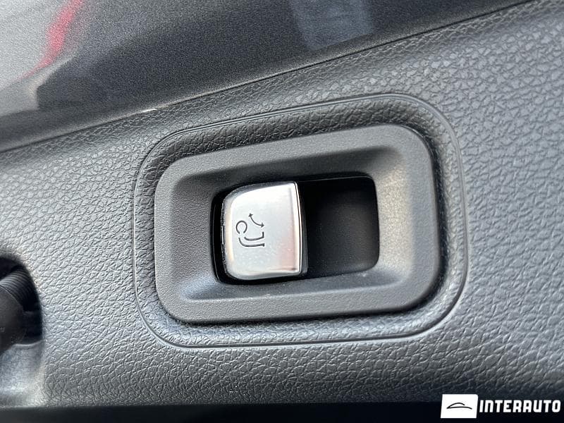 2021 Mercedes E 220 — Miniatură 23