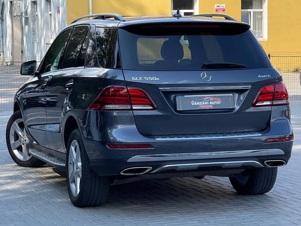 2016 Mercedes GLE 550e — Miniatură 3