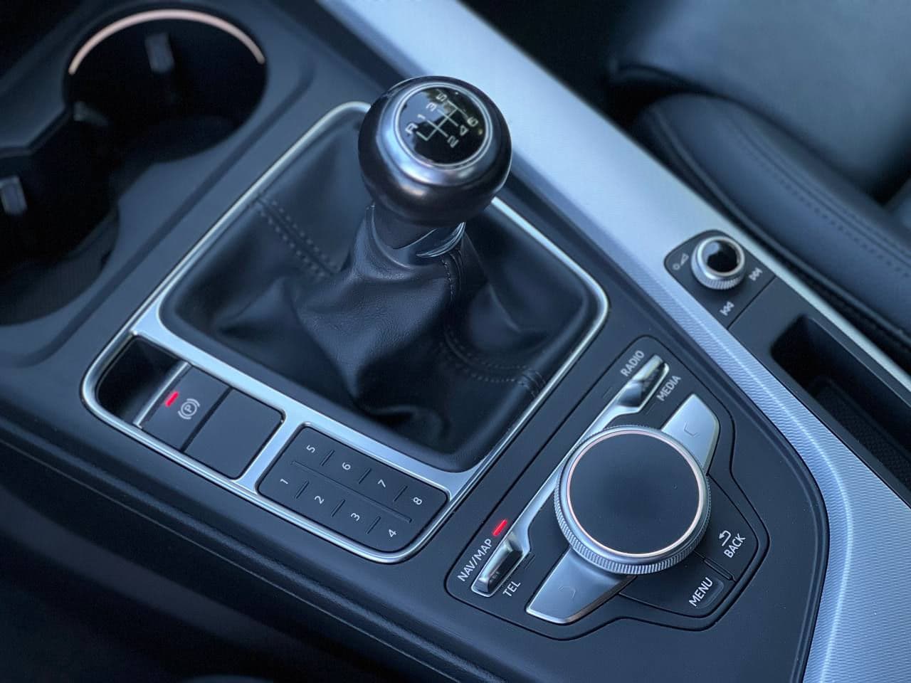 2016 Audi A4 — Miniatură 21