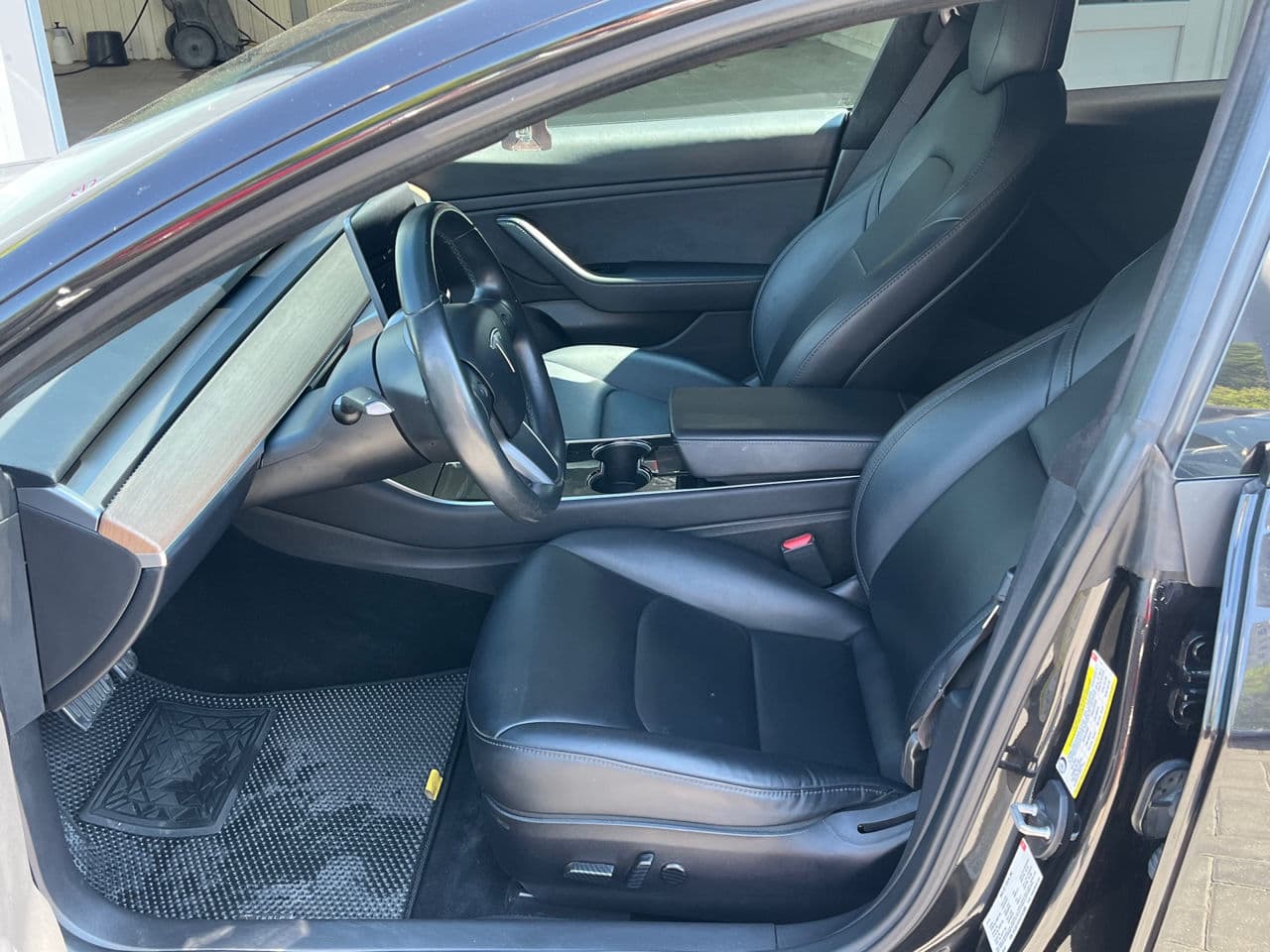 Tesla Model 3 2018 — Миниатюра 16